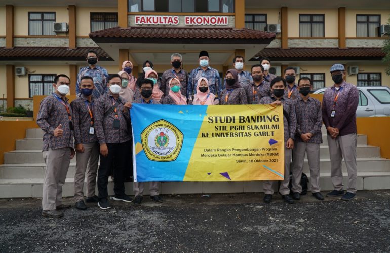 UNIGA Sambut Kunjungan Kerjasama dari STIE PGRI Sukabumi